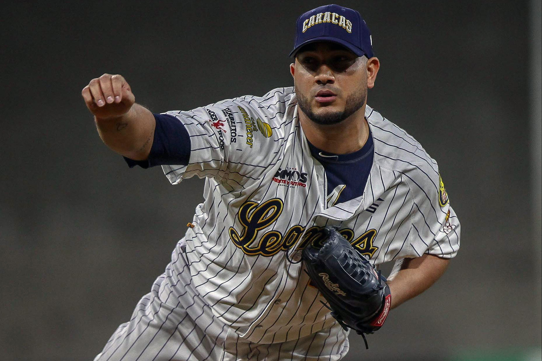 Jhoulys Chacín Leones Caracas suspendido