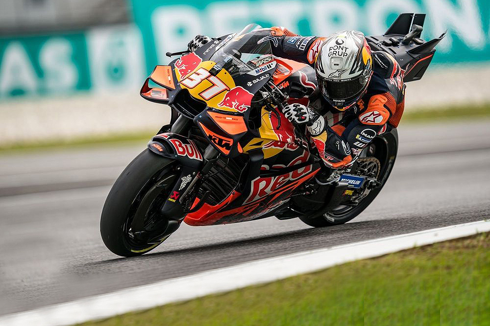 Pedro Acosta encabezó una caótica sesión de práctica del Gran Premio de Malasia de MotoGP