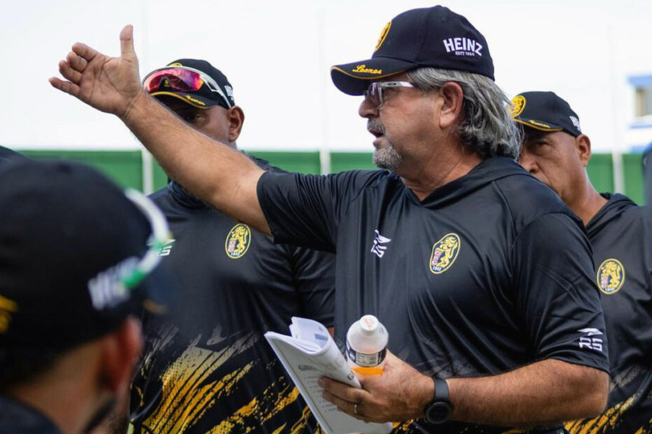 Mike Álvarez Leones Caracas LVBP