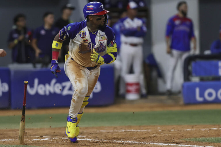 Tiburones castigó a los Tigres en el debut de Ronald Acuña Jr. y Maikel ...