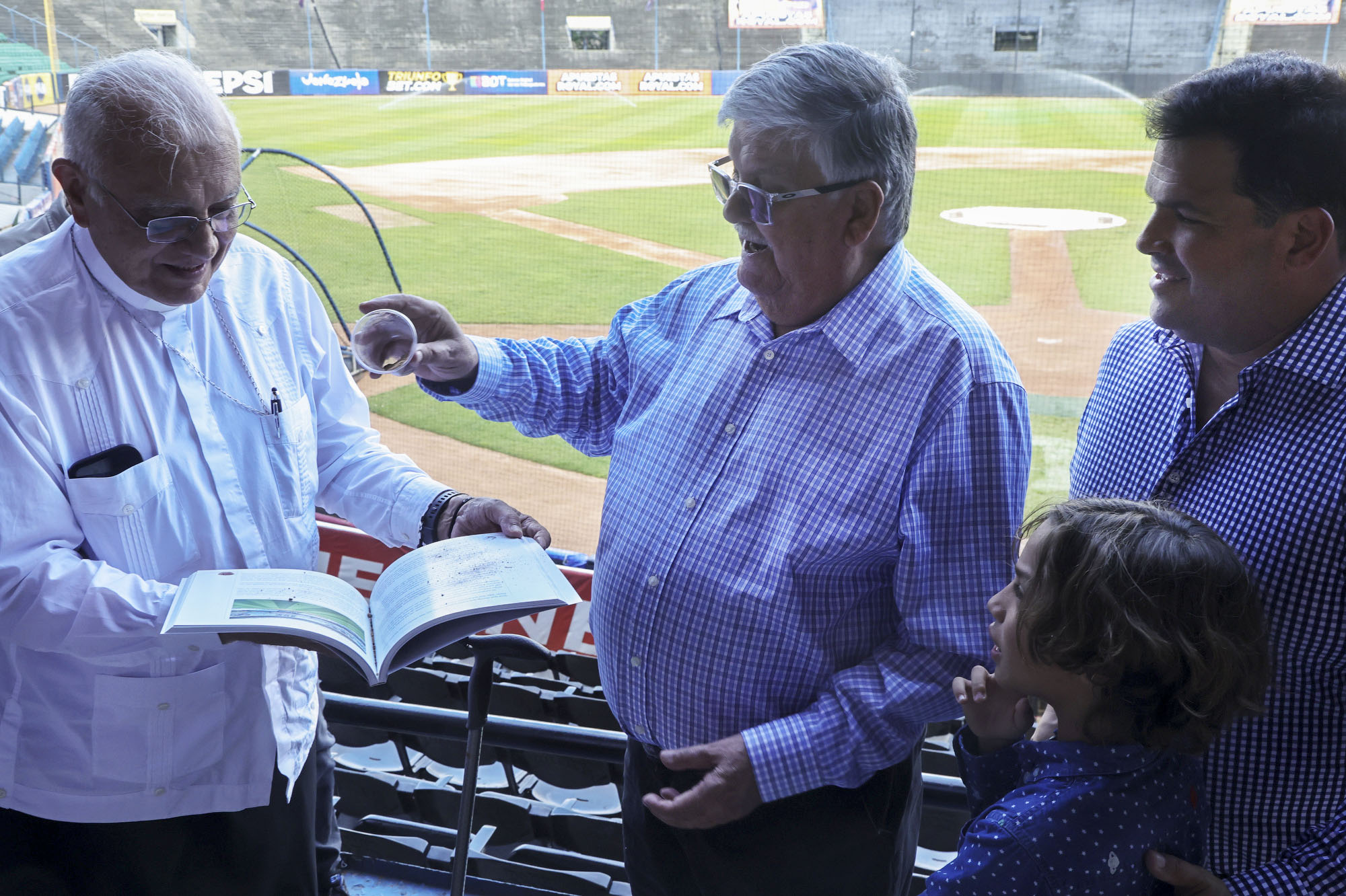 El Cardenal Baltazar Porras, Óscar Prieto Párraga Libro Beisbol se escribe con "S"