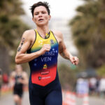 Rosa Elena Martínez logra bronce en la Copa del Mundo de Triatlón 2025