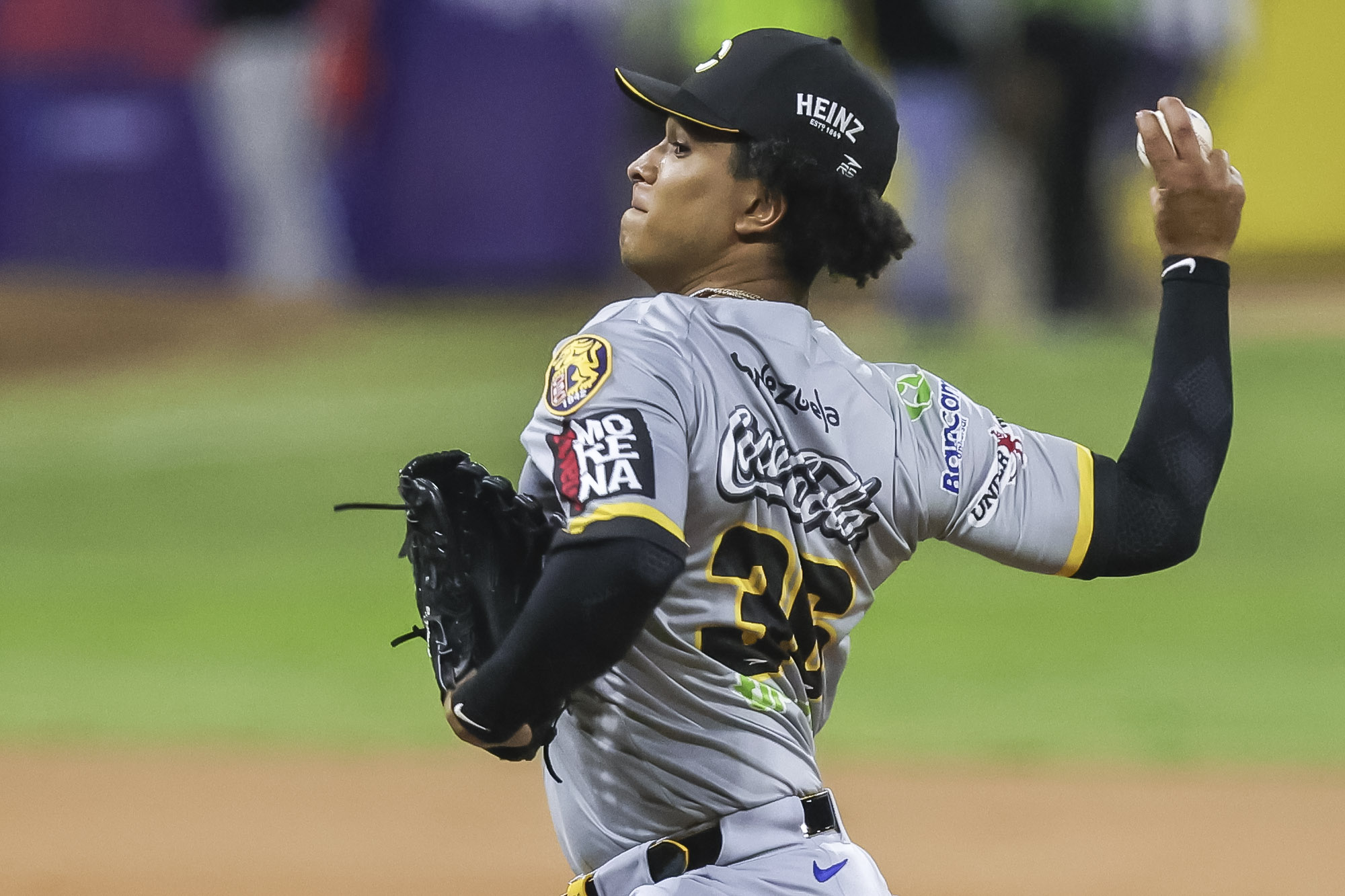 Adbert Alzolay Leones del Caracas LVBP