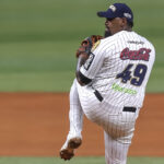 Junior Flores Leones del Caracas LVBP