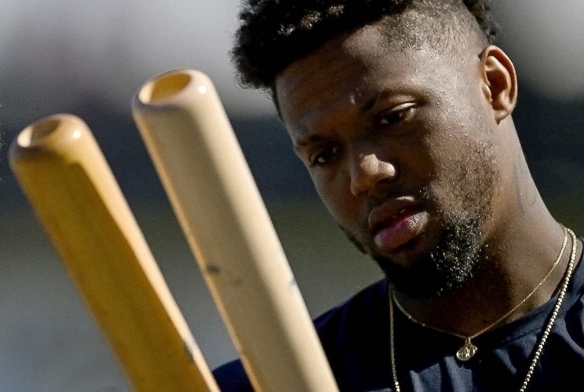 Ronald Acuña Jr. Spring Training 2026 contrato Bravos de Atlanta extensión 2026.