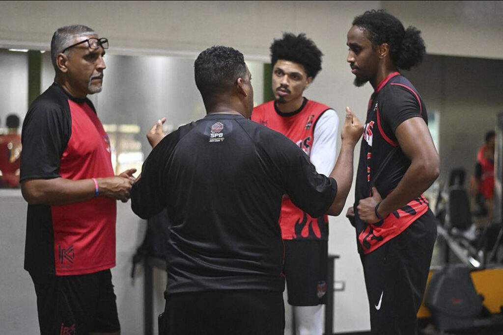 Diablos de Miranda Ar’Mond Davis y Abdul Mohamed Poliedrito