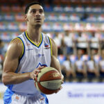 El ala-pívot Bryan Jefferson Marinos