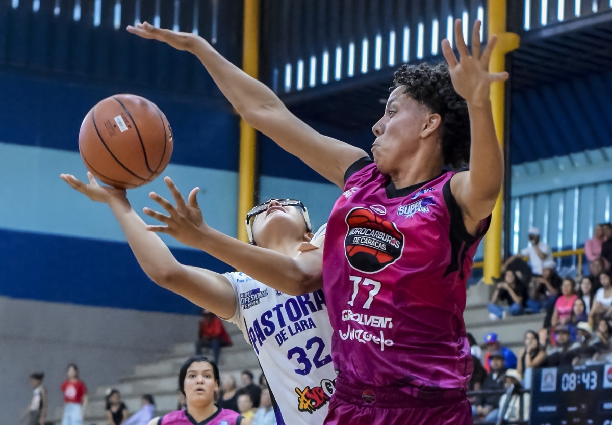 Pastoras de Lara vs Hidrocarburos de Caracas