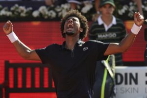 Arthur Fils, de 21 años, ganó 6-2, 7-6 para levantar el trofeo en la 73.ª edición del torneo.