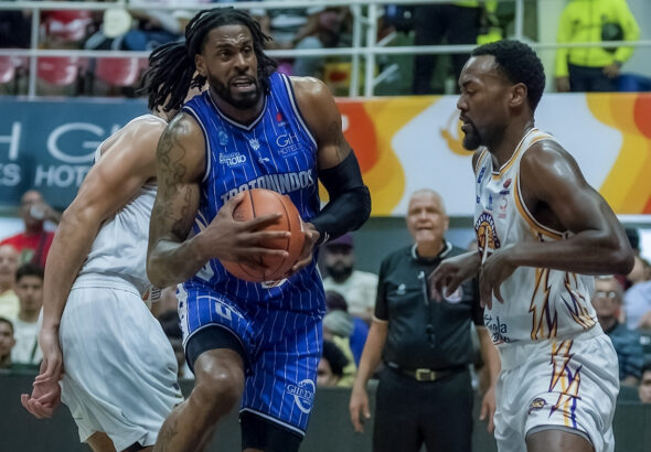 Donta “El Vampiro” Smith Trotamundosde Carabobo