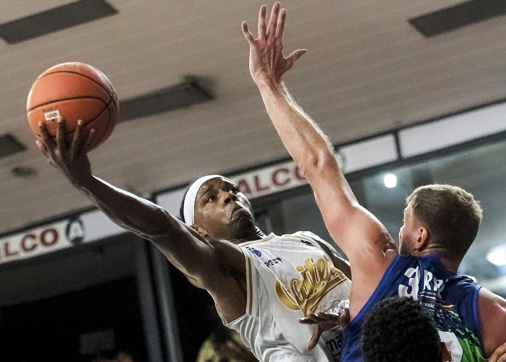 Nahziah Carter Gaiteros SPB