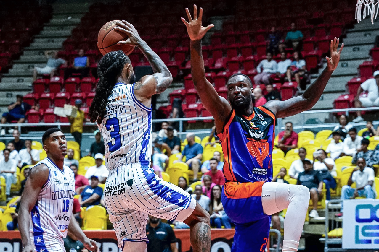 James Reese V comandó al expreso con 32 puntos