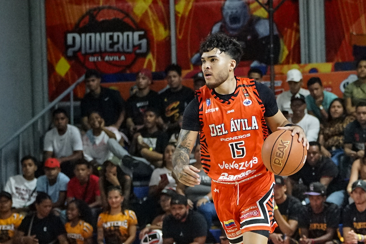 Johendry Salazar Pioneros SPB