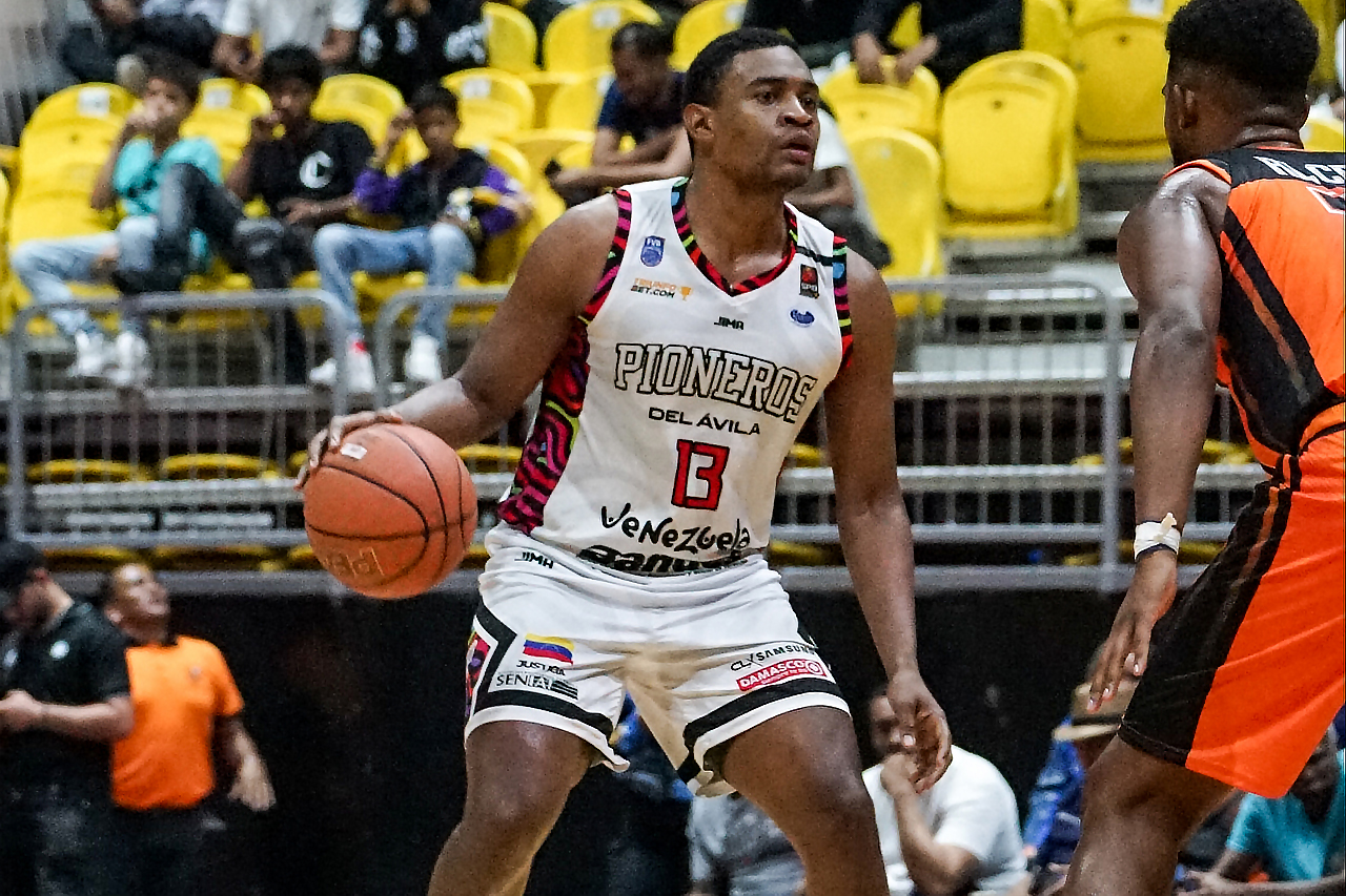 Leonardo Palacios Pioneros