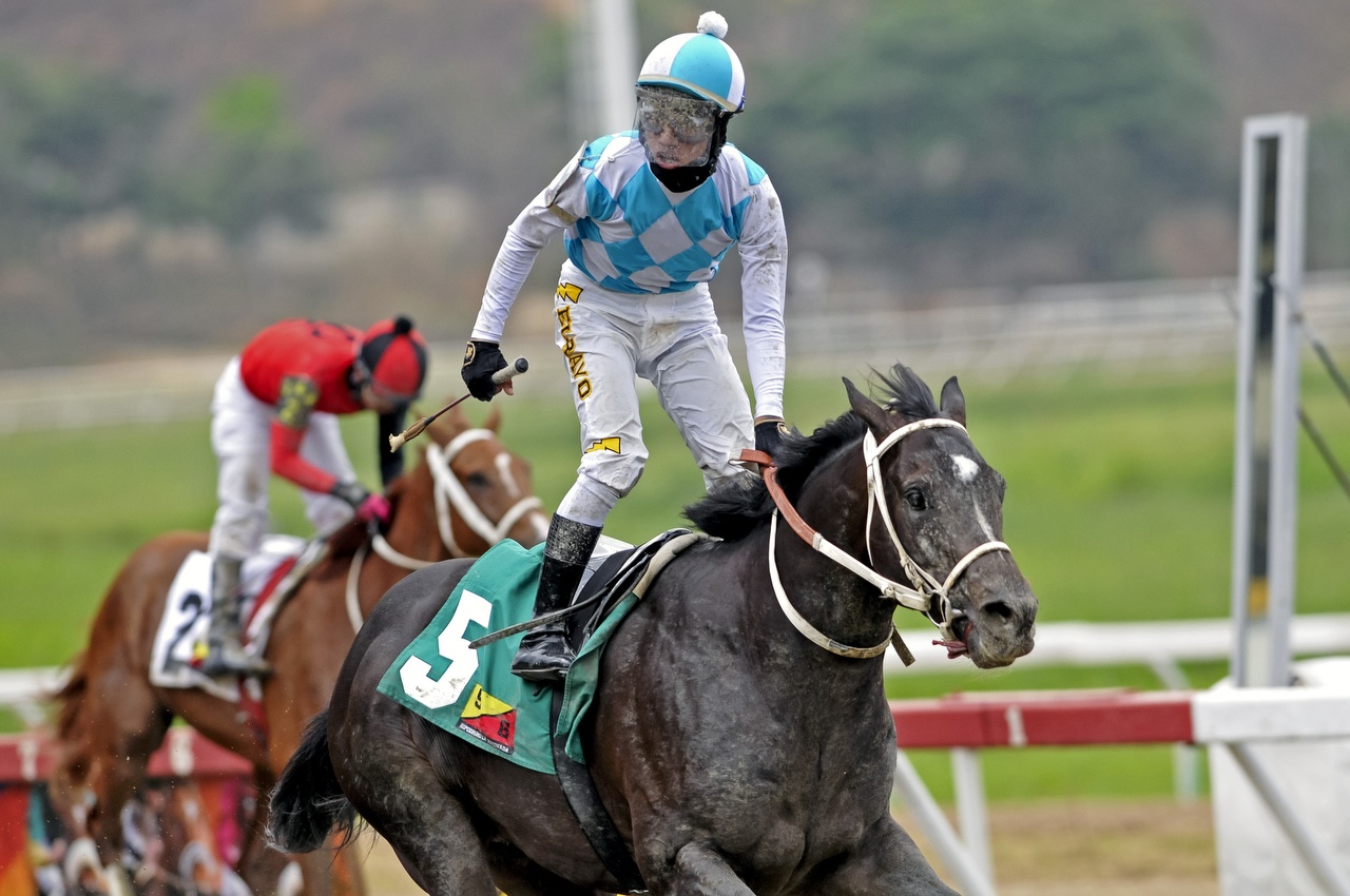 Oliver Medina brilla con Pontevecchio en La Rinconada