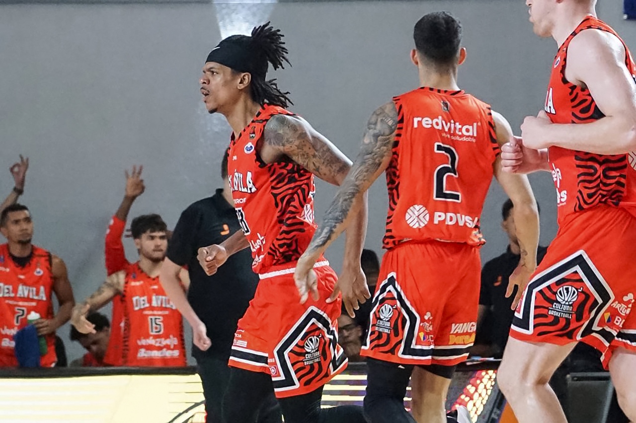 Pioneros del Ávila vs Héroes de Falcón | Fotos: Pioneros