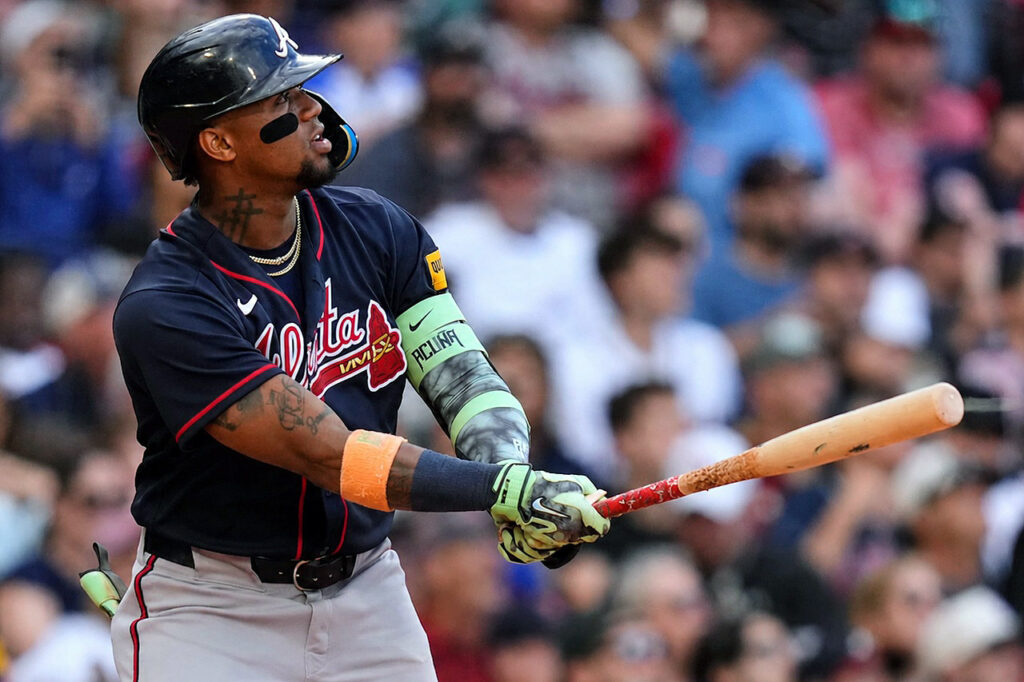 Grand slam de Acuña impulsa paliza de Bravos