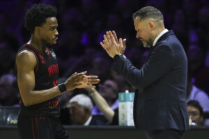 Jerrick Harding y Giedrius Žibėnas técnico del Rytas Vilnius