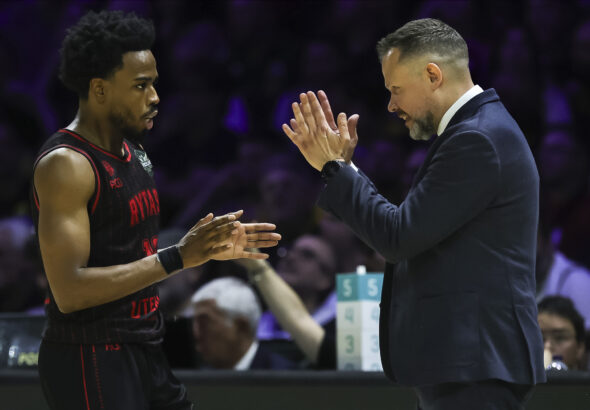 Jerrick Harding y Giedrius Žibėnas técnico del Rytas Vilnius