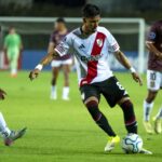 Épica y caos en el Misael: River resiste el asedio y Maxi Salas dicta sentencia