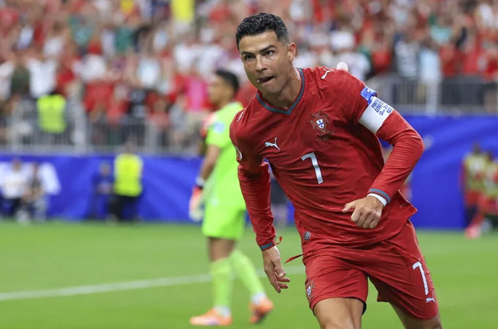 CR7 primer futbolista en anotar en seis mundiales distintos