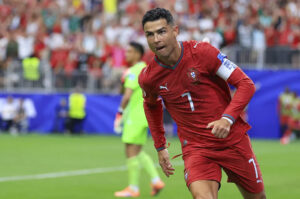 CR7 primer futbolista en anotar en seis mundiales distintos