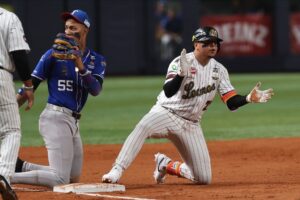Yonathan Daza Leones del Caracas
