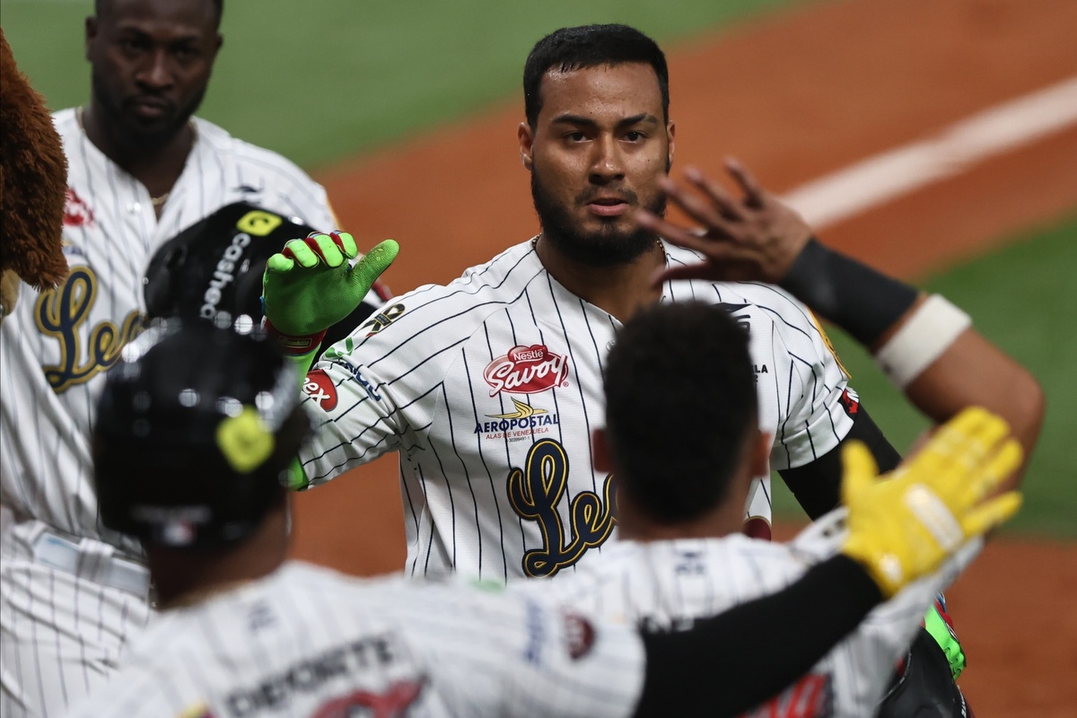 Lenyn Sosa Leones del Caracas